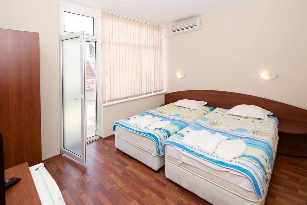 Red House Guest House Несебр Номер фото