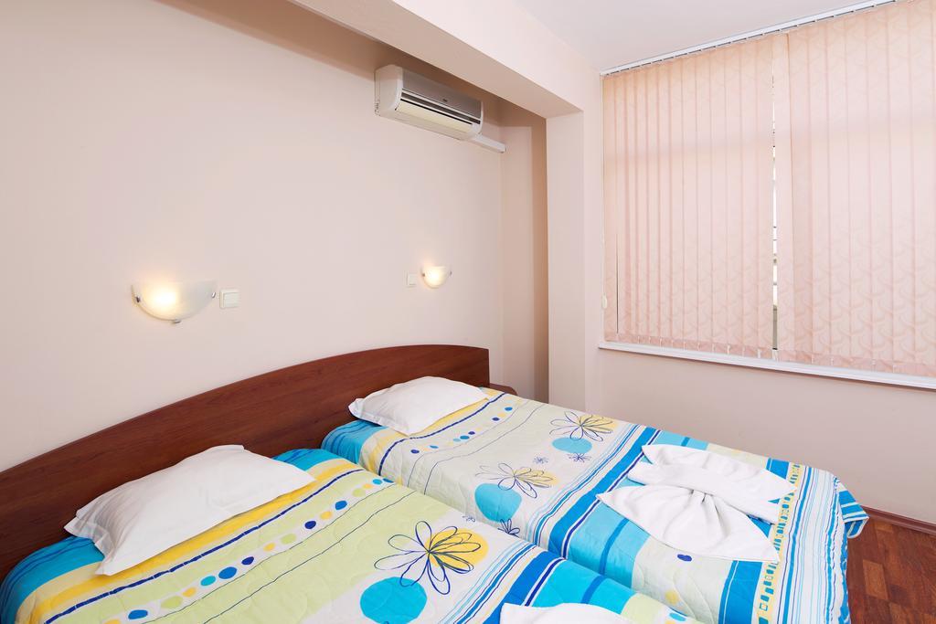 Red House Guest House Несебр Номер фото